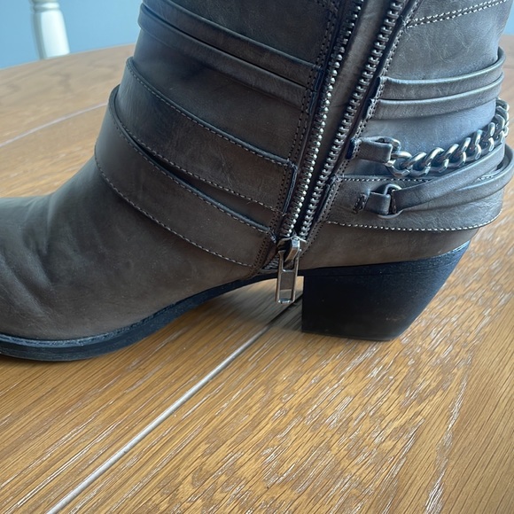 Brown Zigisoho Size 8 Heeled Boot - Picture 4 of 5